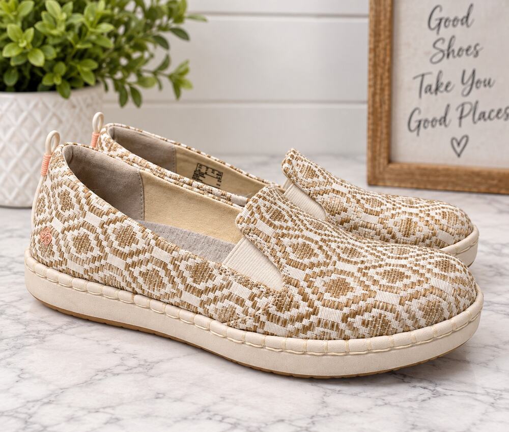 Clarks Cloudsteppers Glow Slip Ons Loafer Flats Natural White Woven Size 9